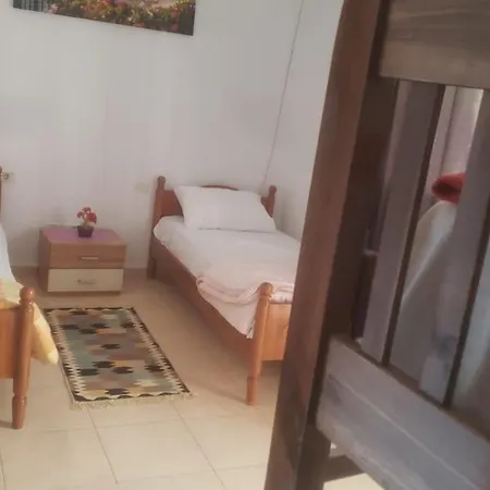 Arona Villa Tirana