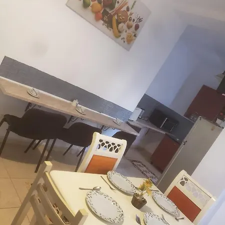 Arona Villa Tirana