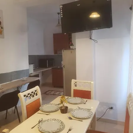 Arona Villa Tirana