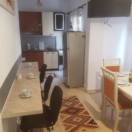 Arona Tirana